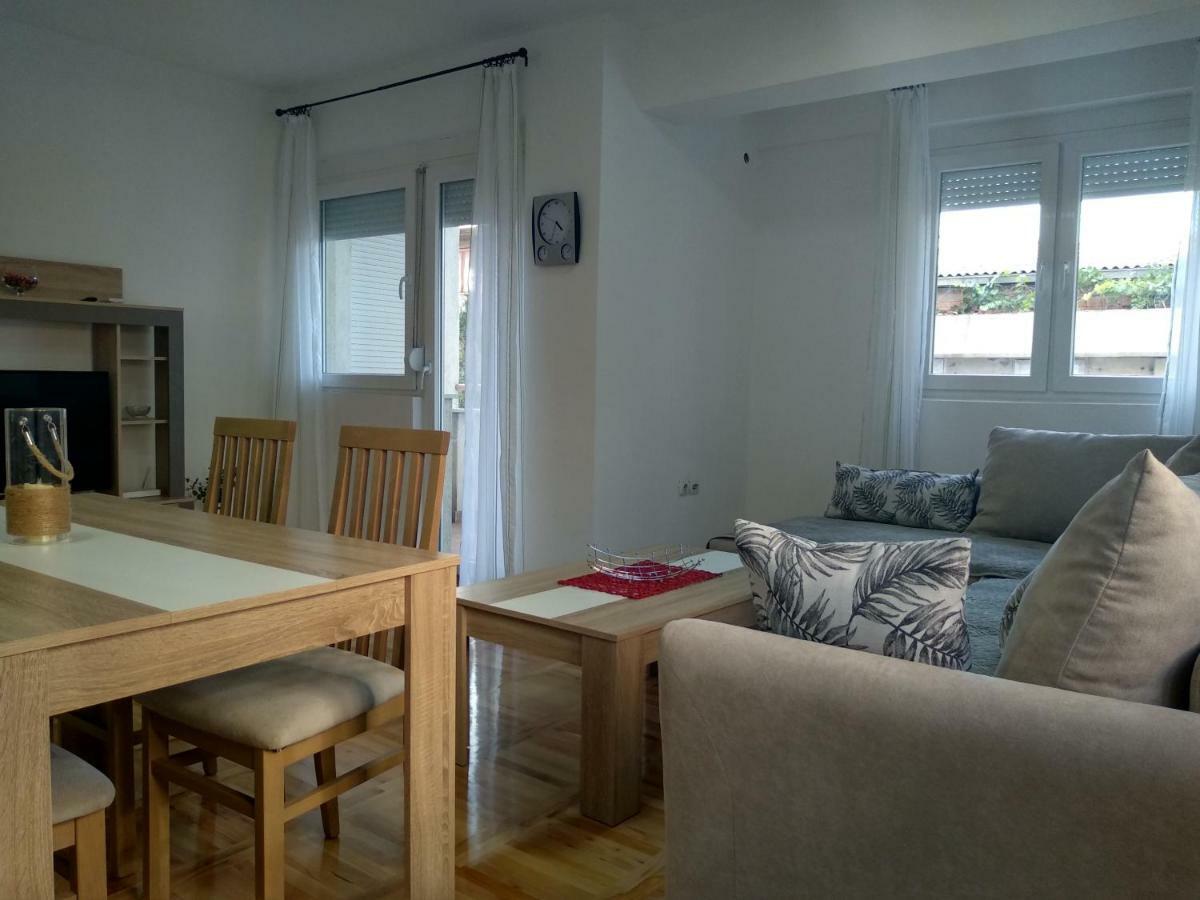 Tea Apartment Kumanovo Bagian luar foto